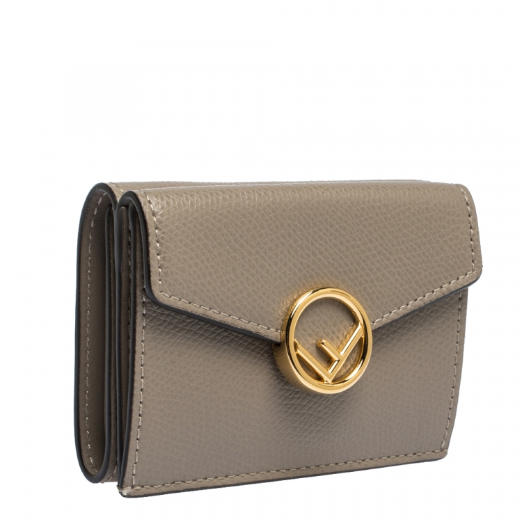 مملوكة مسبقًا Fendi Beige Leather F is Fendi  Small Wallet