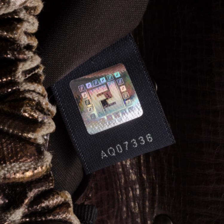 مملوكة مسبقًا Fendi Metallic Magic Bag
