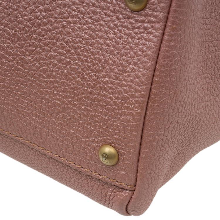 مملوكة مسبقًا Fendi  Metallic Pink Selleria Leather Large Peekaboo Top Handle Bag