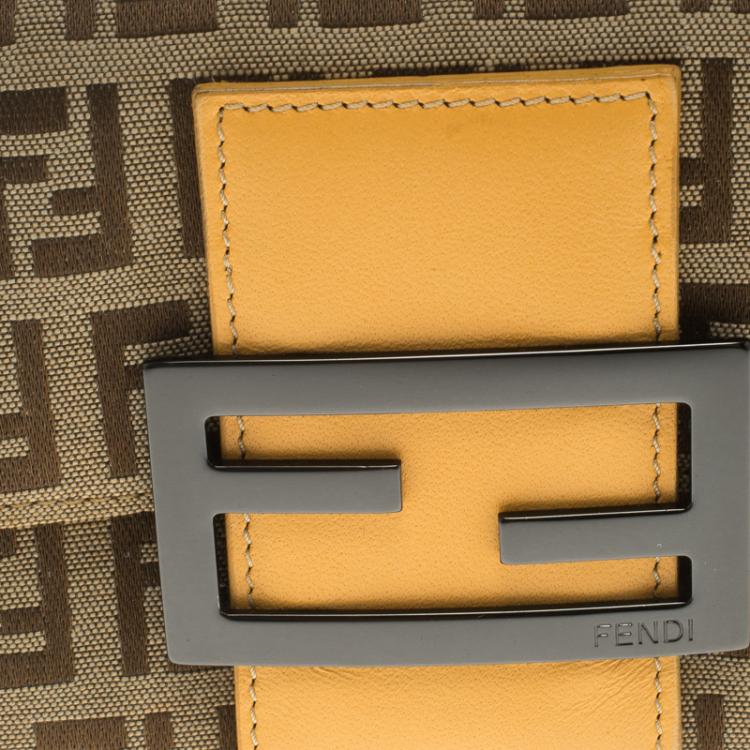 مملوكة مسبقًا Fendi Beige/Peach Zucchino Canvas Compact Wallet