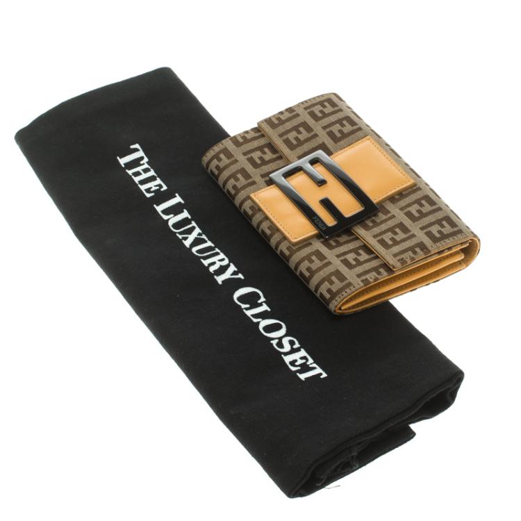 مملوكة مسبقًا Fendi Beige/Peach Zucchino Canvas Compact Wallet