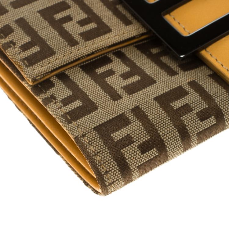 مملوكة مسبقًا Fendi Beige/Peach Zucchino Canvas Compact Wallet