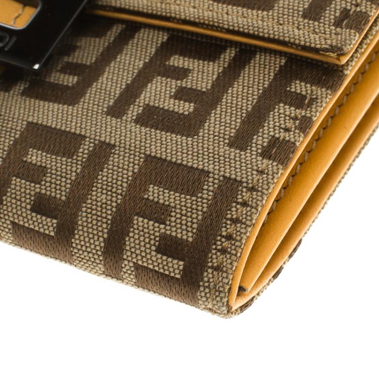 مملوكة مسبقًا Fendi Beige/Peach Zucchino Canvas Compact Wallet