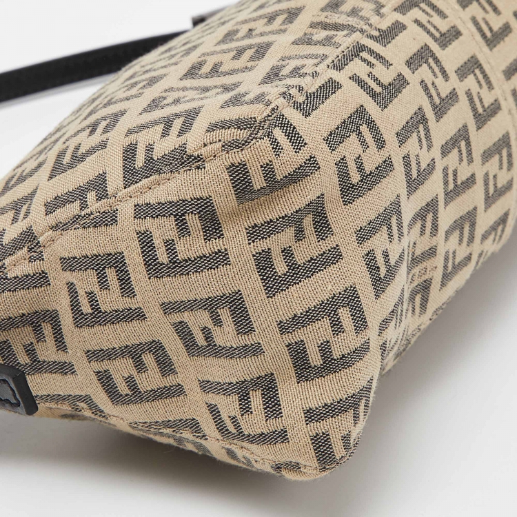 Pre Owned Fendi Black/Ivory Zucchino Fabric and Leather Pochette Bag