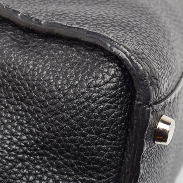 Pre Owned Fendi Black Selleria Leather Medium Iconic Peekaboo Top Handle Bag