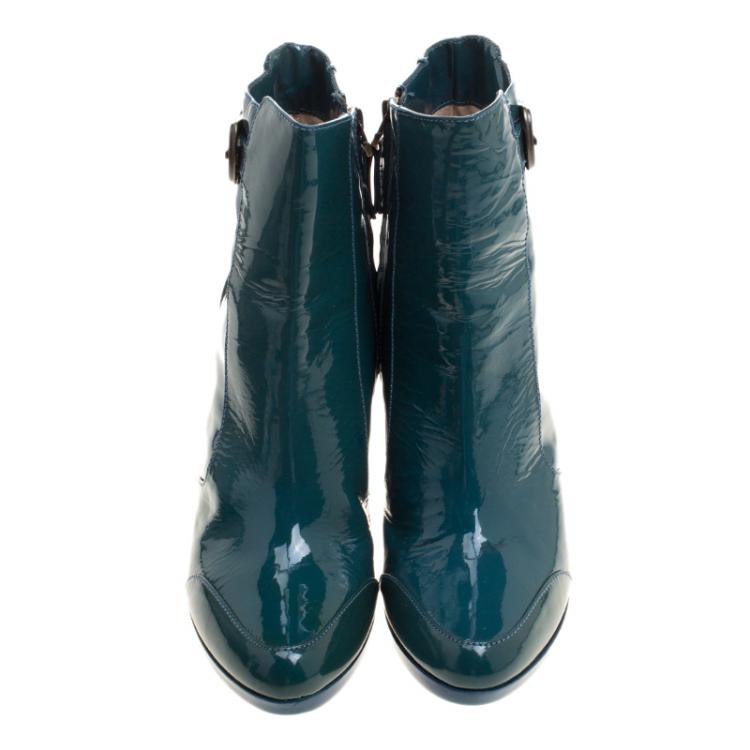 مملوكة مسبقًا Fendi Aquamarine Patent Leather Ankle Boots Size 40
