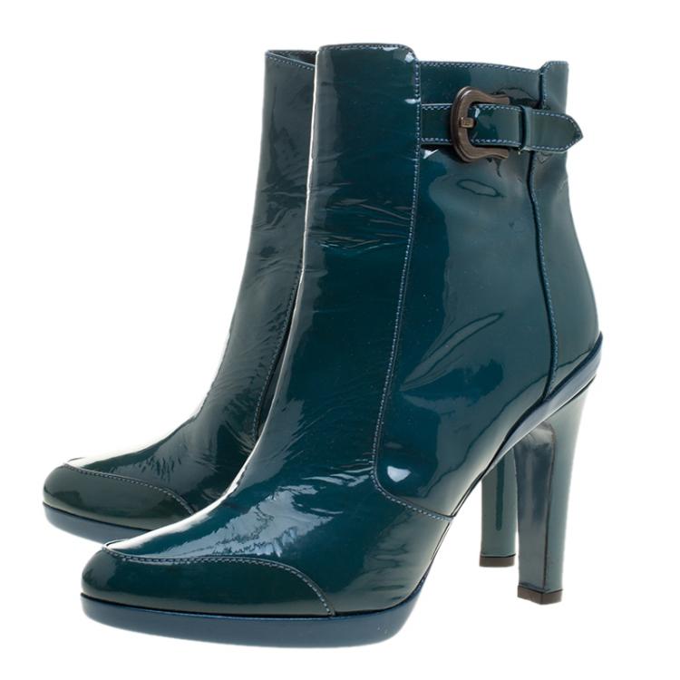مملوكة مسبقًا Fendi Aquamarine Patent Leather Ankle Boots Size 40