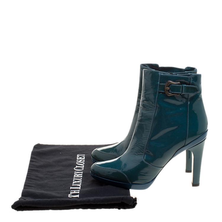 مملوكة مسبقًا Fendi Aquamarine Patent Leather Ankle Boots Size 40