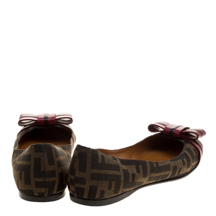 مملوكة مسبقًا Fendi Tobacco Zucca Canvas and Leather Bow Ballet Flats Size 37.5