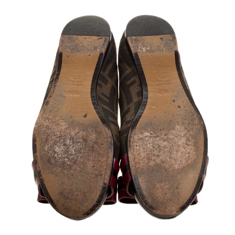 مملوكة مسبقًا Fendi Tobacco Zucca Canvas and Leather Bow Ballet Flats Size 37.5