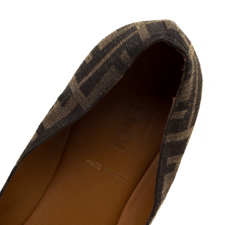 مملوكة مسبقًا Fendi Tobacco Zucca Canvas and Leather Bow Ballet Flats Size 37.5