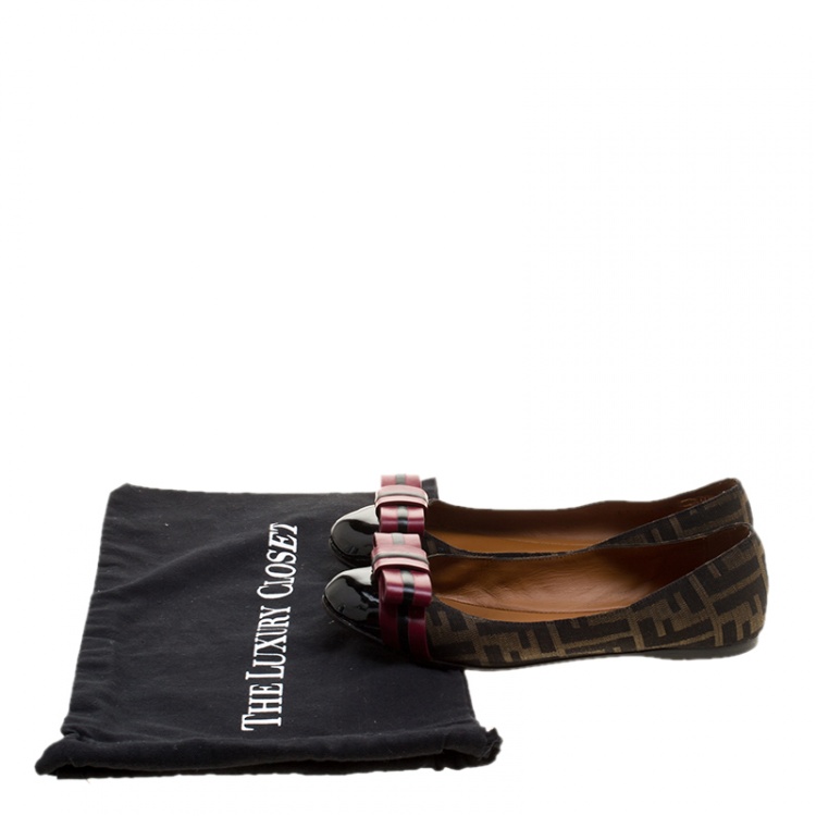 مملوكة مسبقًا Fendi Tobacco Zucca Canvas and Leather Bow Ballet Flats Size 37.5