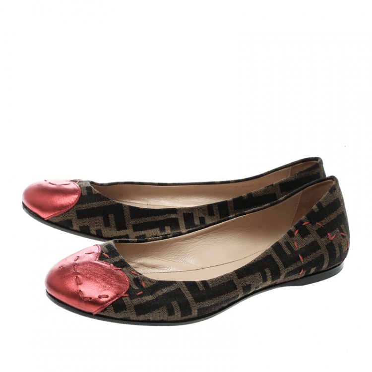 مملوكة مسبقًا Fendi Zucca Canvas Heart Cap Toe Ballet Flats Size 38.5