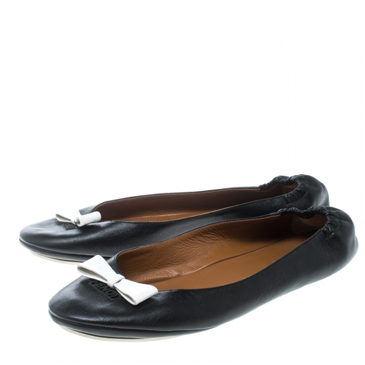 مملوكة مسبقًا Fendi Black Leather Let's Dance Bow Ballet Flats Size 39