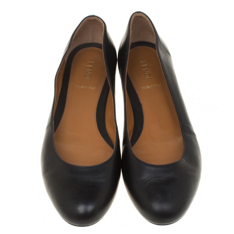 مملوكة مسبقًا Fendi Black Leather Ballet Flats Size 38