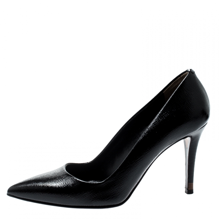 Pre Owned Fendi Black Textured Leather Pointed Toe Pumps Size 36