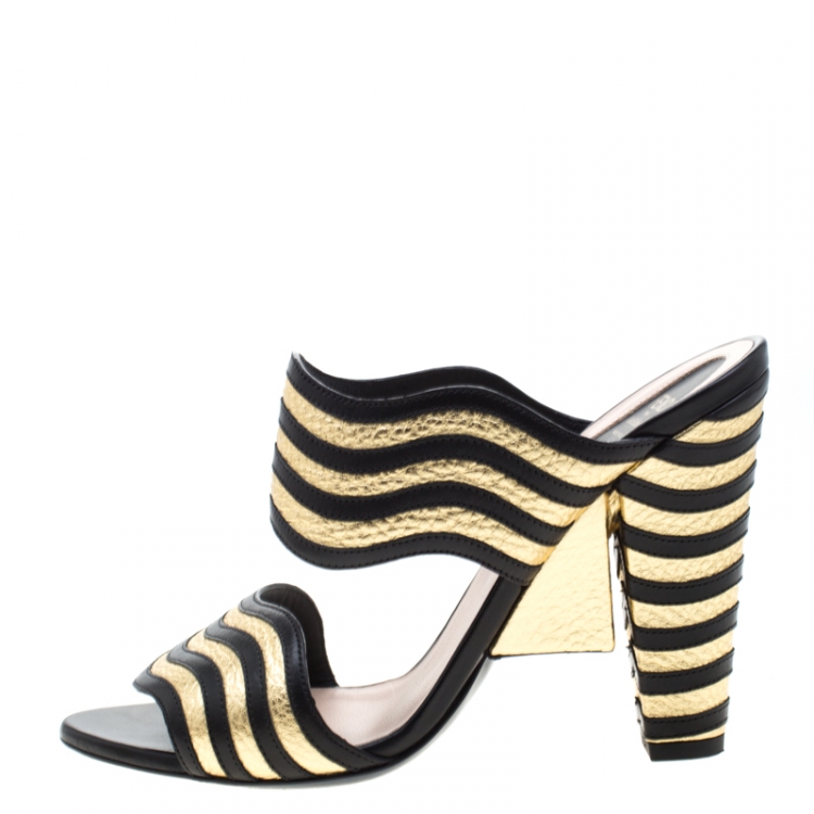 مملوكة مسبقًا Fendi Metallic Gold/Black Leather Hypnosis Sandals Size 38