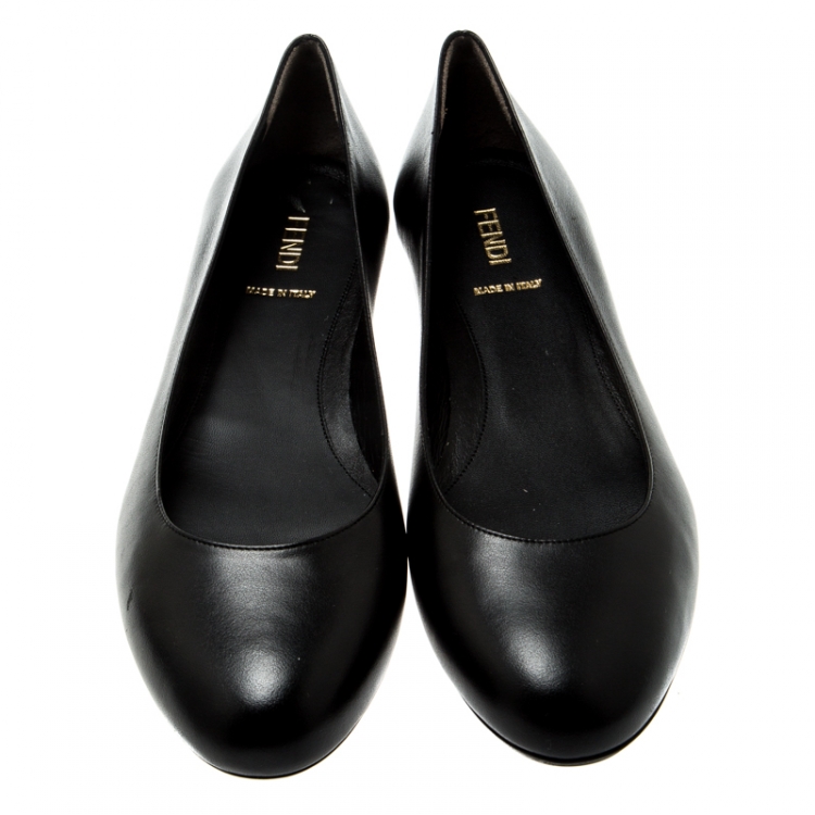 مملوكة مسبقًا Fendi Black Leather Ballet Flats Size 39