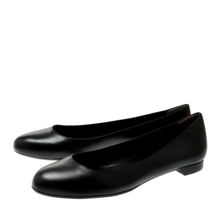 مملوكة مسبقًا Fendi Black Leather Ballet Flats Size 39
