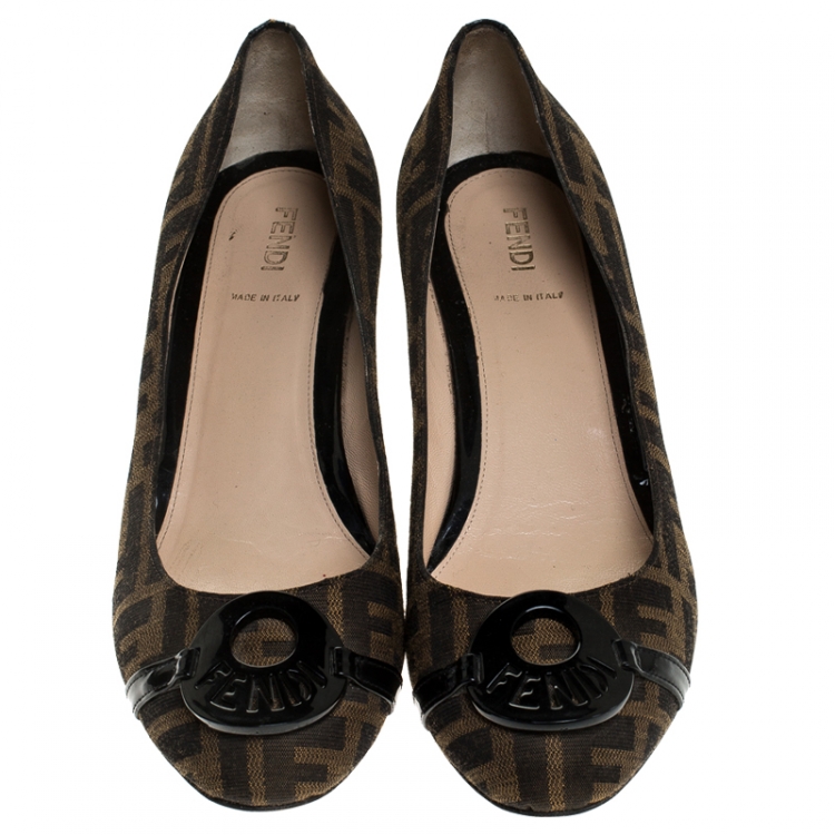 Pre Owned Fendi Brown Zucca Canvas Logo Plate Wedges Pumps Size 39