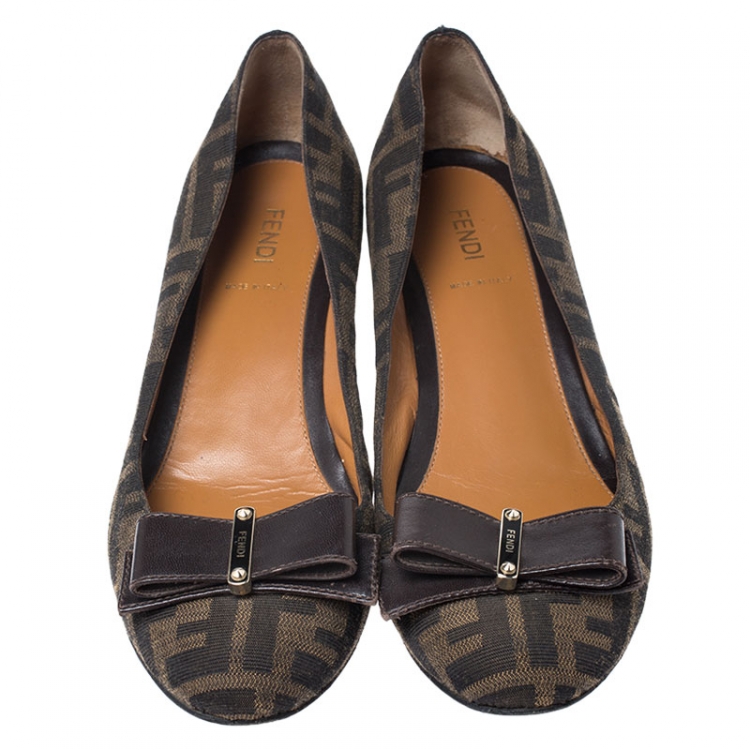 Pre Owned  Fendi Brown Zucca Canvas Monogram Bow Round Toe Wedges Pumps Size 39