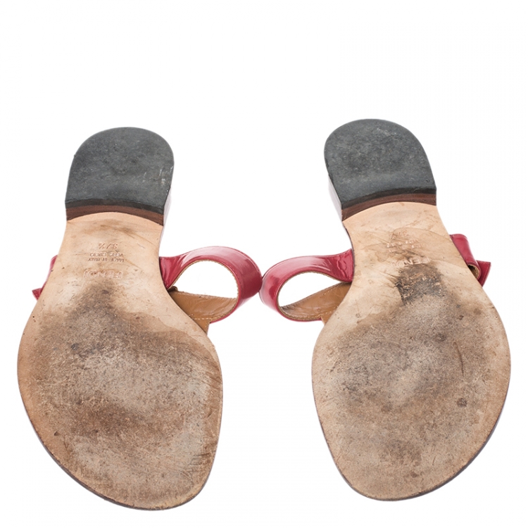Pre Owned Fendi Red Patent Leather Buckle Thong Slide Flats Size 37.5