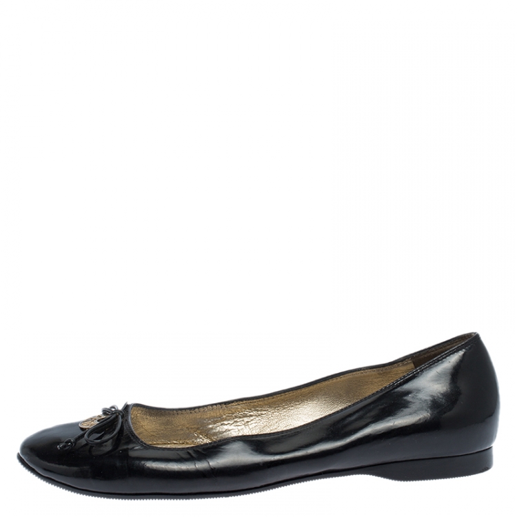 مملوكة مسبقًا Fendi Black Patent Leather Bow Ballet Flats Size 38
