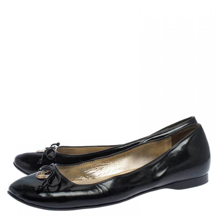 مملوكة مسبقًا Fendi Black Patent Leather Bow Ballet Flats Size 38