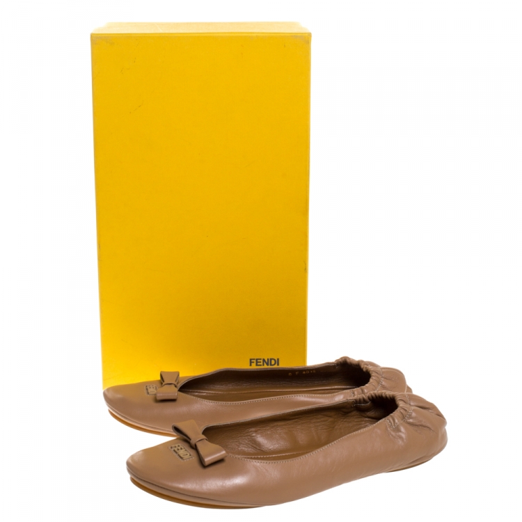 مملوكة مسبقًا Fendi Beige Leather Let's Dance Bow Ballet Flats Size 39