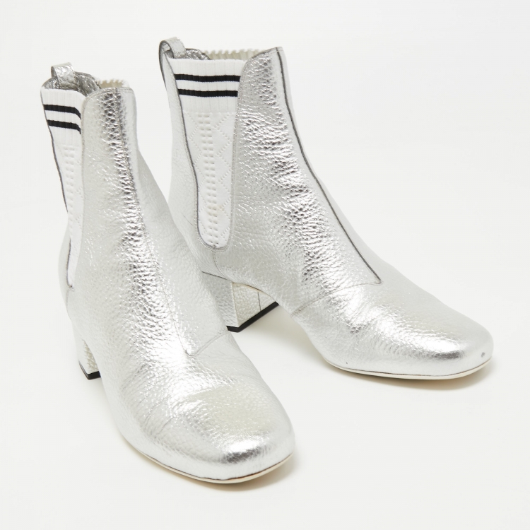 مملوكة مسبقًا Fendi Metallic Silver Leather Block Heel Ankle Boots Size 40