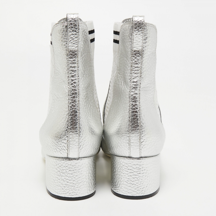 مملوكة مسبقًا Fendi Metallic Silver Leather Block Heel Ankle Boots Size 40