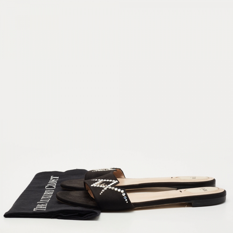 مملوكة مسبقًا Fendi Black Satin Crystal Embellished Slide Flats Size 42