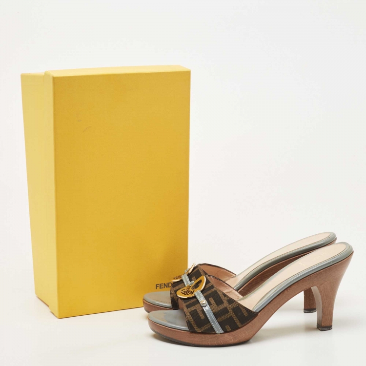 Pre Owned Fendi Green/Brown Tobacco Zucca Canvas And Patent Leather Slides Size 39