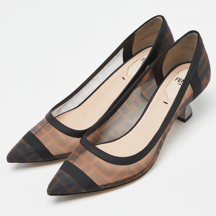 Pre Owned Fendi Brown/Black Zucca Mesh Colibri Pointed Toe Pumps Size 39