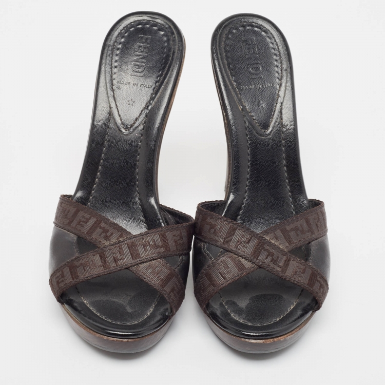 Pre Owned Fendi Brown/Black Canvas and Leather Slide Sandals Size 37