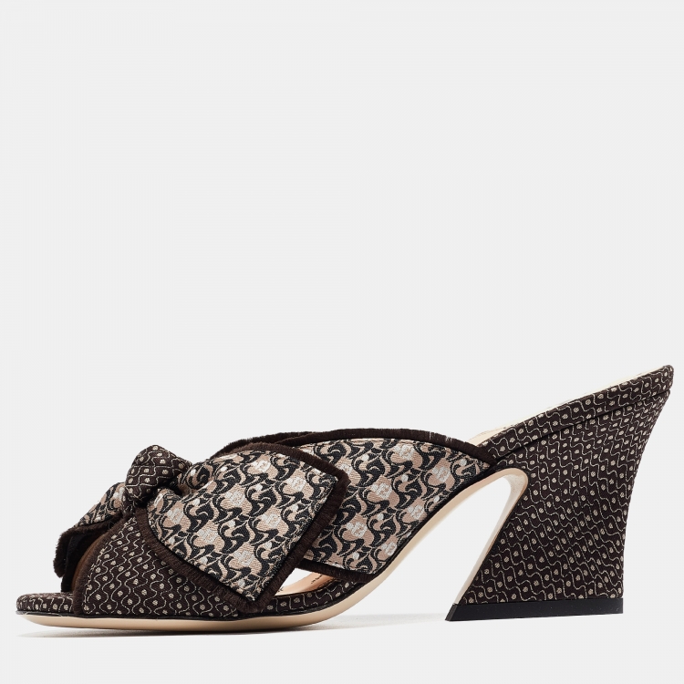Pre Owned Fendi Brown/Beige Fabric Knotted Slide Sandals Size 36
