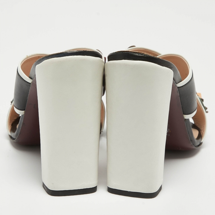 مملوكة مسبقًا Fendi Black/White Leather Flowerland Slide Sandals Size 38.5