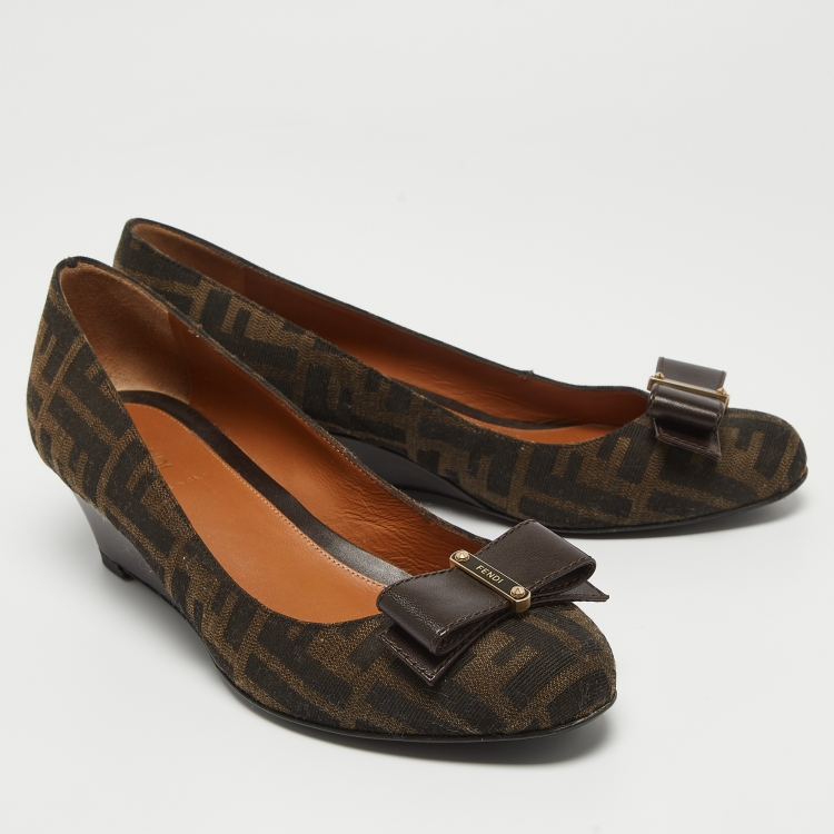 Pre Owned Fendi Brown Zucca Canvas and Leather Bow Round Toe Wedge Pumps Size 40
