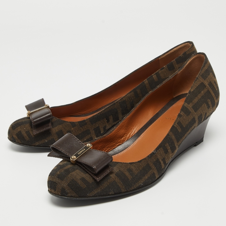 Pre Owned Fendi Brown Zucca Canvas and Leather Bow Round Toe Wedge Pumps Size 40