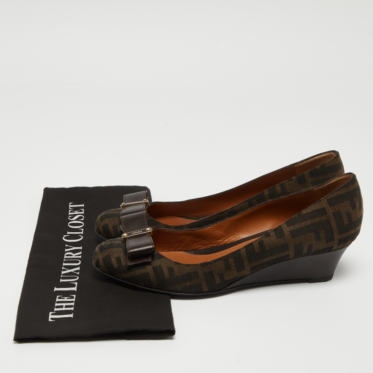 Pre Owned Fendi Brown Zucca Canvas and Leather Bow Round Toe Wedge Pumps Size 40