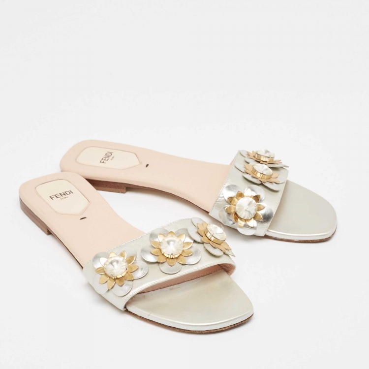 Pre Owned Fendi Silver Leather Flowerland Flat Slides Size 40