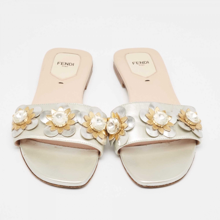 Pre Owned Fendi Silver Leather Flowerland Flat Slides Size 40