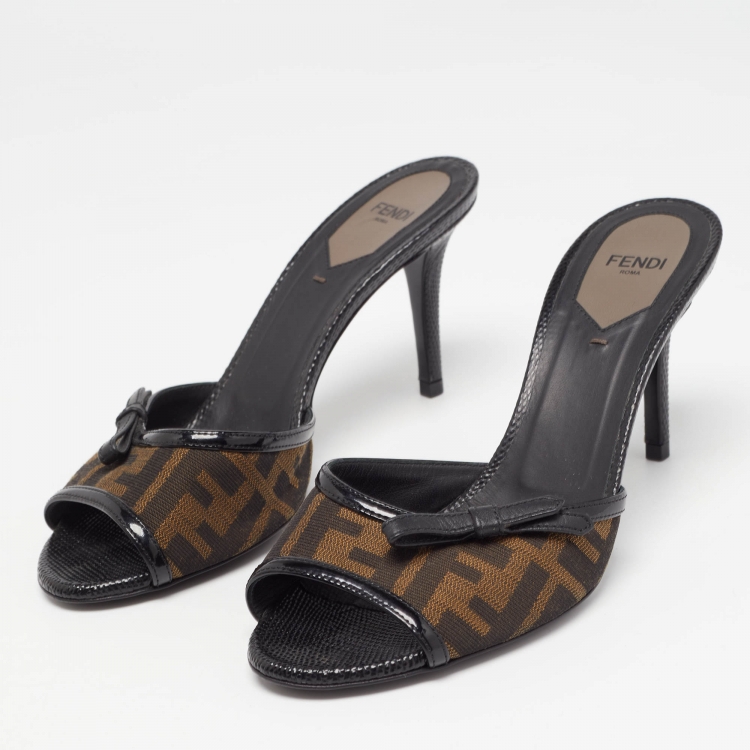 Pre Owned Fendi Brown/Black Zucca Canvas and Leather Slide Sandals Size 38