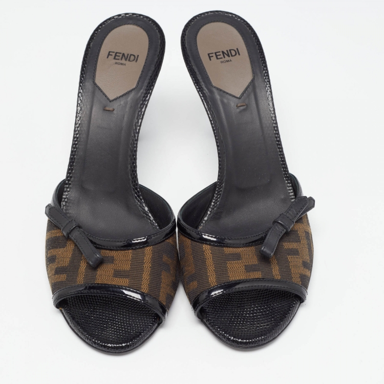Pre Owned Fendi Brown/Black Zucca Canvas and Leather Slide Sandals Size 38