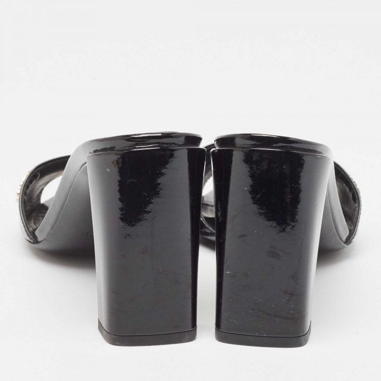 Pre Owned Fendi Black Patent Leather Slide Sandals Size 37