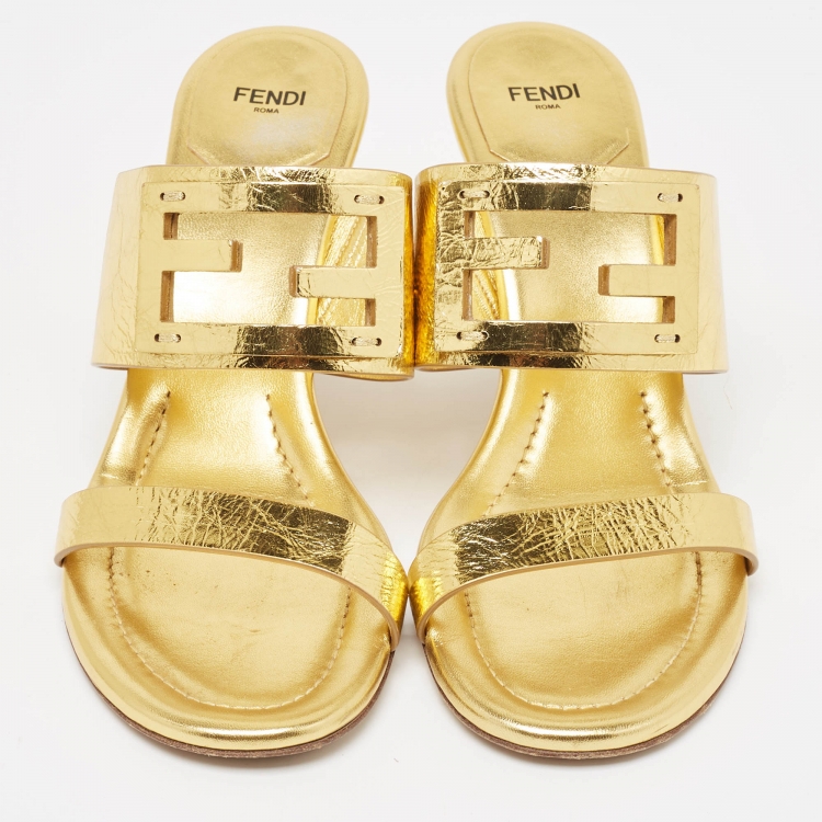 Pre Owned Fendi Gold Leather Baguette Slide Sandals Size 41