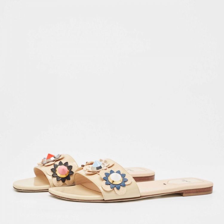 Pre Owned Fendi Beige Patent Leather Flowerland Flat Slides Size 38