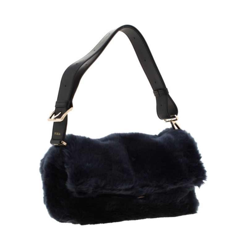 مملوكة مسبقًا Furla Dark Blue Fur Caos Medium Shoulder Bag