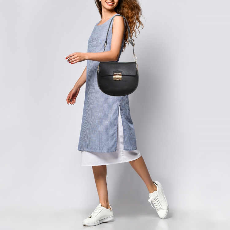 Pre Owned Furla Black Leather Club 2 Crossbody Bag