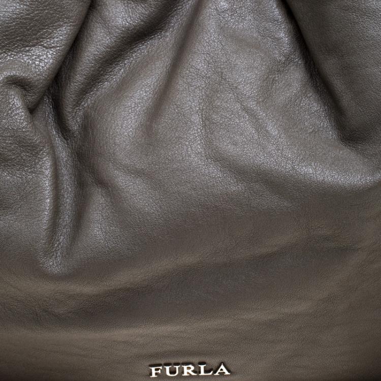 مملوكة مسبقًا Furla Grey Leather Drawstring Shoulder Bag